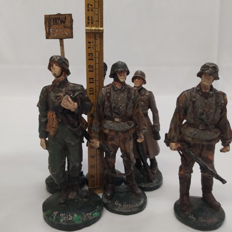 Lotto di 6 soldatini in piombo di militari tedeschi dipinti a mano, anni '50