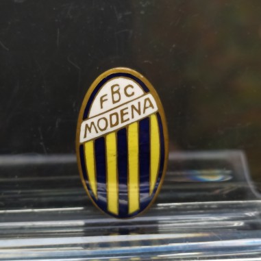 Pin da giacca del club FBC Modena smaltato del 1912 con piccoli graffi