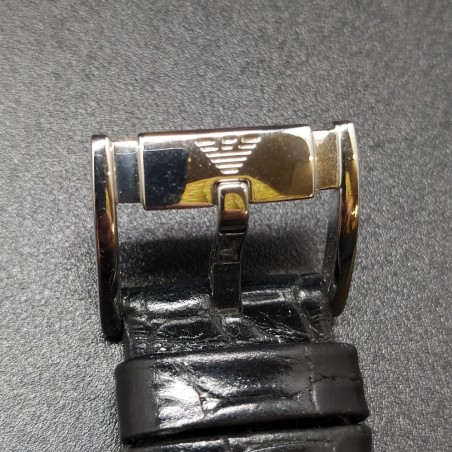 Cinturino Armani in pelle nera goffrata alligatore e acciaio inox. Inutilizzato