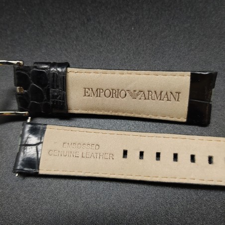 Cinturino Armani in pelle nera goffrata alligatore e acciaio inox. Inutilizzato