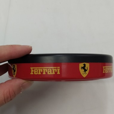 Svuota tasche Ferrari nero e rosso rotondo con diametro 12,5 cm. Buono