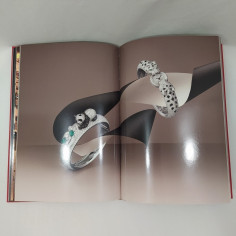 Catalogo orologi Cartier collezione 2012. Buono con lievi graffi in copertina 2