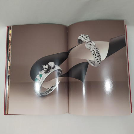 Catalogo orologi Cartier collezione 2012. Buono con lievi graffi in copertina