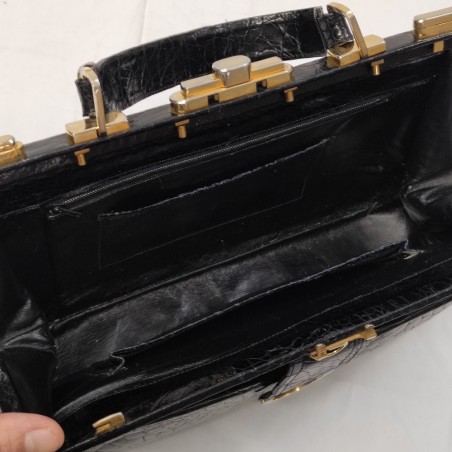Borsa donna a mano in cocodrillo nero anni 50/60 con finiture in metallo giallo
