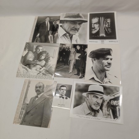 Lotto di 9 Fotografie di Sean Connery in varie annate con annotazioni. Buono
