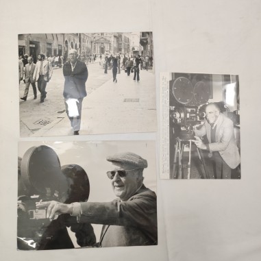 Lotto di 3 fotografie di Roberto Rossellini e Frank Capra, dimensioni varie