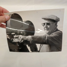 Lotto di 3 fotografie di Roberto Rossellini e Frank Capra, dimensioni varie 2