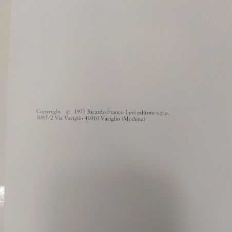 Lotto di 2 libri di Franco Fontana e Enzo Biagi, 1991/1977. Sbucciature