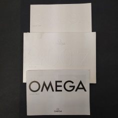 Lotto di 5 cataloghi e listino prezzi per orologi Omega, anni 2000. Buono 2