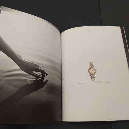 Catalogo di orologi La montre Hermes in tedesco. Segno a penna in copertina