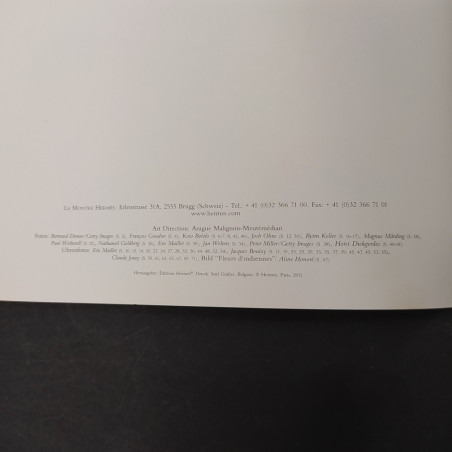 Catalogo di orologi La montre Hermes in tedesco. Segno a penna in copertina