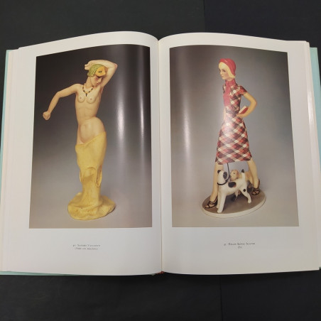 Volume Le Ceramiche Lenci 1928-1964, A. Panzetta, 1992. Macchie e graffi