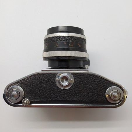 Macchina fotografica Exakta II, obiettivo Flektogon 2,8/35. Non funzionante