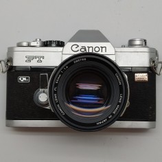 Macchina fotografica Canon FT con lenti FL 50 mm, 1:1.4. Necessita pulizia 2