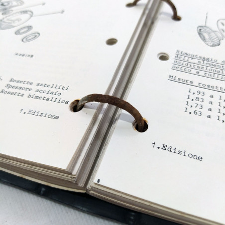 Manuale d'officina British Leyland in raccoglitore ad anelli, 1973. Mediocre