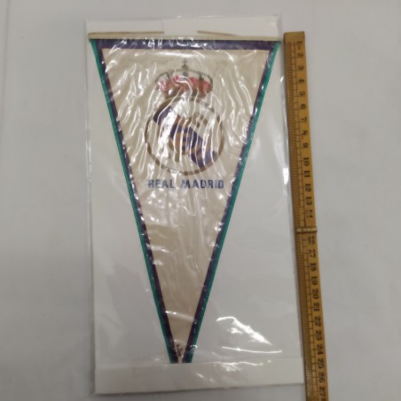 Gagliardetto del Real Madrid Football Club plastificato 26x15 cm. Buono