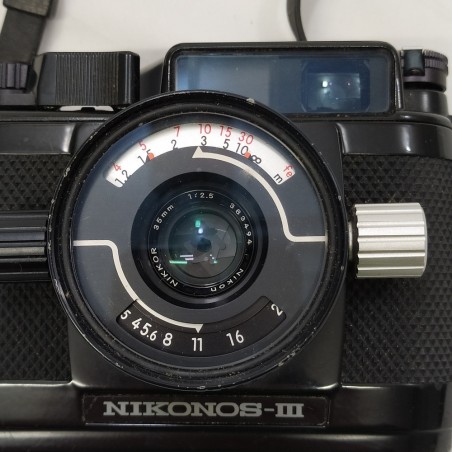 Macchina fotografica Nikon Nikonos III ottica Nikor 35 mm, 1:2.5 usata