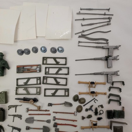 Lotto accessori USA e tedeschi armi World War II Century Toys sc. 1/18