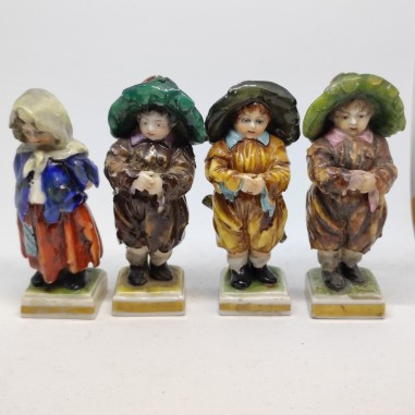 Lotto di 4 statuine bambini Capodimonte h. 8,5 cm anni 50 policrome