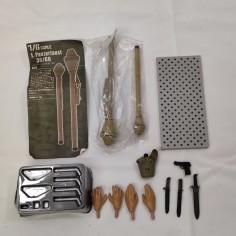Lanciarazzi controcarro tedesco Panzerfaust + borraccia e mani ricambi sc. 1/6