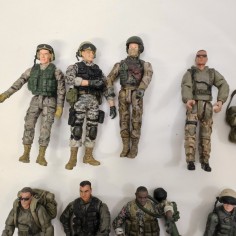 Soldati moderni Century Toys sc. 1/18 con armi e accessori 2