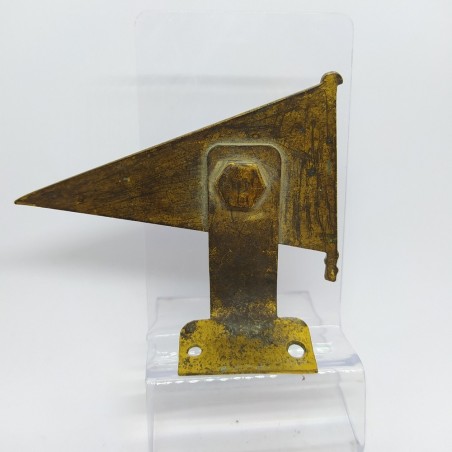 Placca triangolare A.C. Vigevano in metallo smaltato primo 900. Ossidazione
