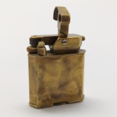 Accendino in ottone dorato periodo primo 900, lievi aloni 4x3,5 cm 2