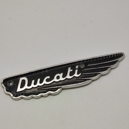 Fregio sinistro serbatoio moto Ducati a forma di ala nero. Piccoli graffi