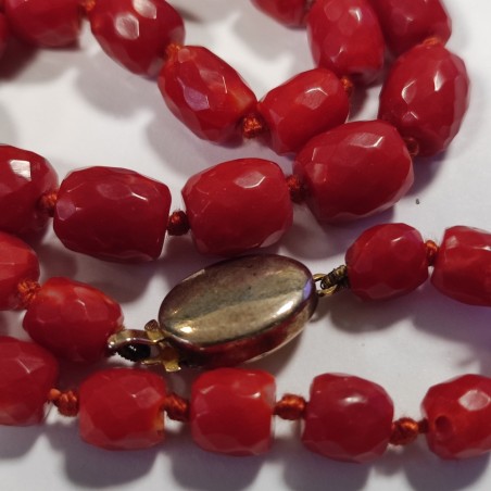 Collana corta girocollo in barilotti di corallo rosso intenso fermaglio argento