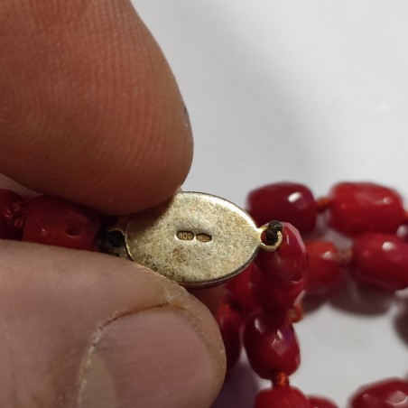 Collana corta girocollo in barilotti di corallo rosso intenso fermaglio argento