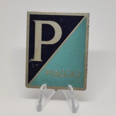 Fregio motociclistico Vespa Piaggio smaltato con graffi