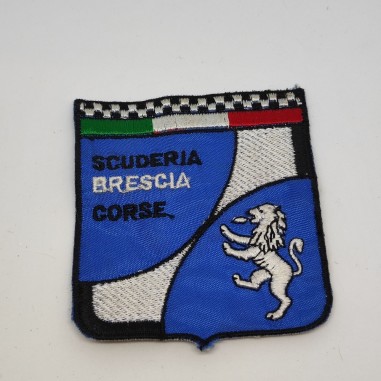 Distintivo della Scuderia Brescia Corse in tessuto ricamato. Ottimo