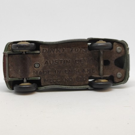 Automobile modellino Dinky Toys Austin Devon. Graffi e segni di ossidazione