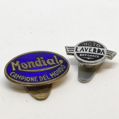 Lotto di 2 spillini motociclistici Mondial e Laverda smaltati. Buono