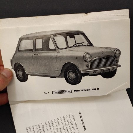 Uso e manutenzione auto Mini Minor MK2 Innocenti 1969. Pieghi e strappi