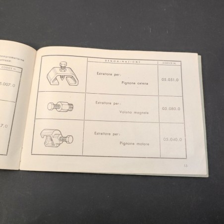 Libretto uso e manutenzione motori Minarelli serie P4, 1976. Ingiallimenti