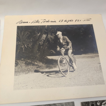 Lotto di 10 foto di Benito Mussolini, alcune personali inedite con annotazioni
