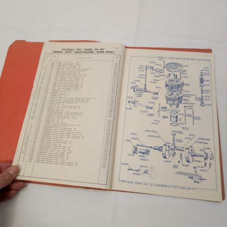 Listino Gama per ricambi motociclette Gilera, 1960 in raccoglitore. Ingiallito