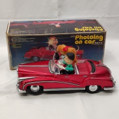 Auto giocattolo Photoing on car a batteria con personaggi, fattura cinese. Buono