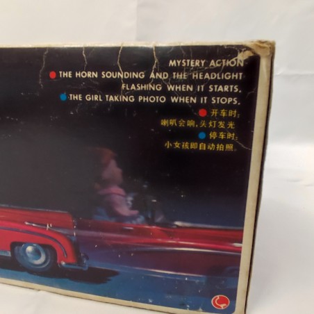 Auto giocattolo Photoing on car a batteria con personaggi, fattura cinese. Buono