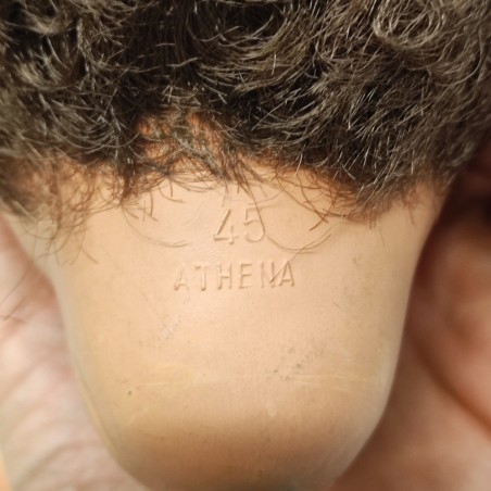 Lotto di 15 teste di bambole e scatola di occhi e gambe per bambole. Segni