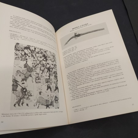 Libro Antiche armi da fuoco nelle collezioni private maceratesi Paolo Pinti 1985