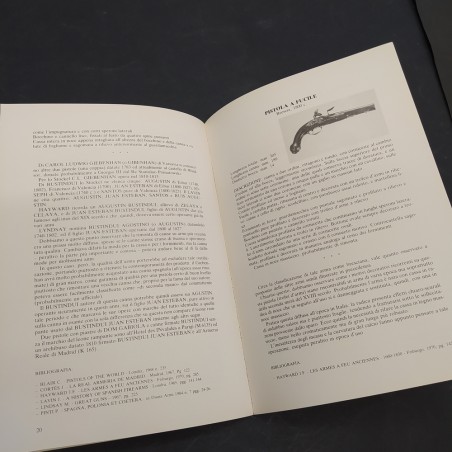 Libro Antiche armi da fuoco nelle collezioni private maceratesi Paolo Pinti 1985
