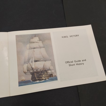 Libro H.M.S. Victory Official Guide  1973