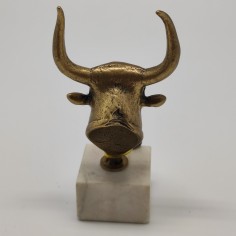 Piccola testa di toro in ottone minotauro h. 9 cm su base in marmo 2