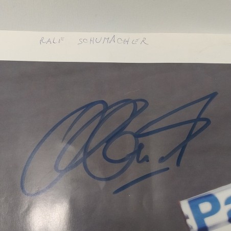 Poster delle auto di Formula 1 con autografi Trulli e Ralf Schumacher. Pieghe