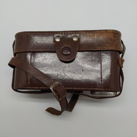 Borsa per macchina fotografica Leica in cuoio marrone con vite. Scucitura