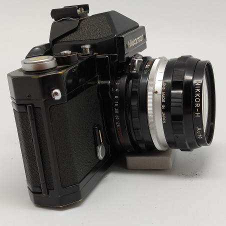 Macchina fotografica Nikkormat con obiettivo Nikkor-H auto 1:3,5 f＝28mm