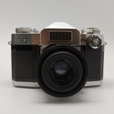 Macchina fotografica Zeiss Ikon con obiettivo Tessar 2.8/50 con borsa. Graffi 2