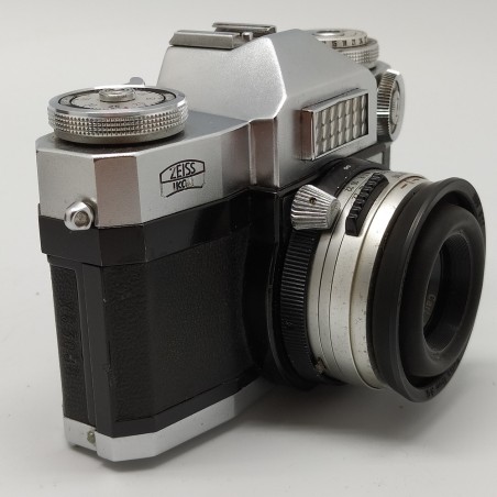 Macchina fotografica Zeiss Ikon con obiettivo Tessar 2.8/50 con borsa. Graffi